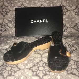 Chanel Vintage Patent Clog Sandals Size 7